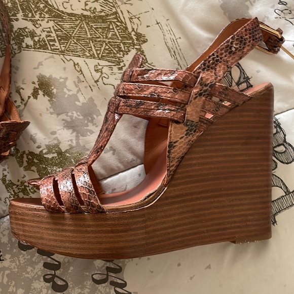 Wedges - Picture 3 of 4
